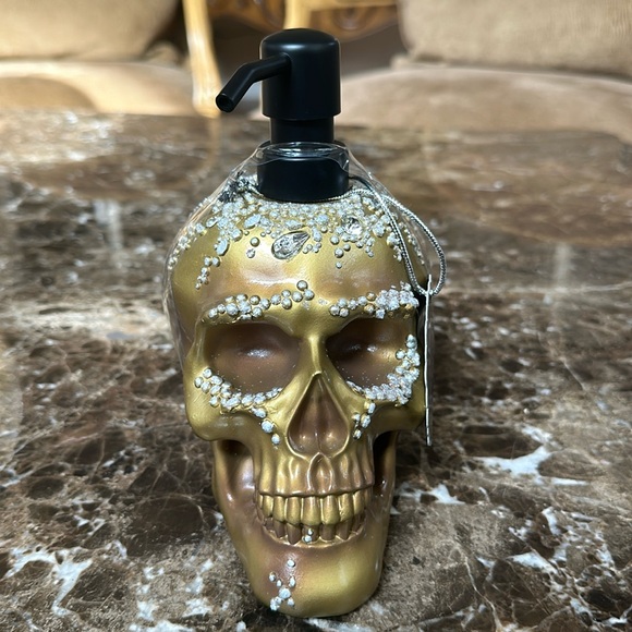 Halloween Skull Soap Dispenser. - Picture 1 of 4